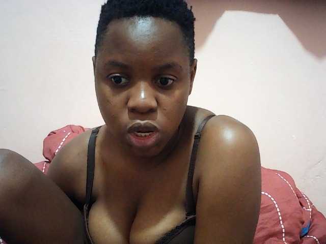 Hornysylvia, live now on BongaCams