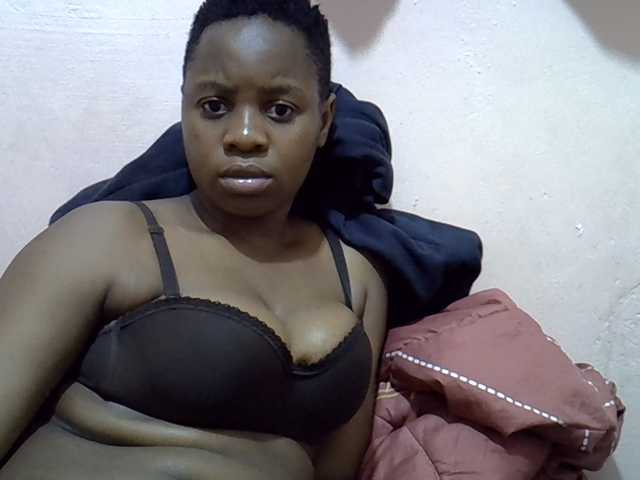 Hornysylvia live cam on BongaCams
