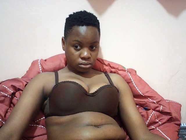 Hornysylvia, live now on BongaCams
