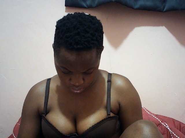 Hornysylvia live cam on BongaCams