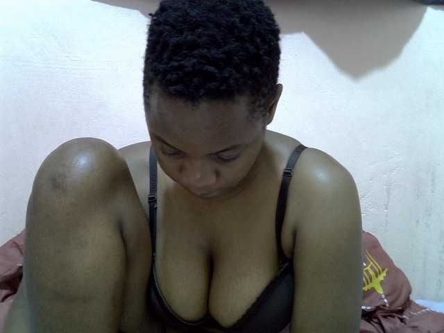 Hornysylvia live cam on BongaCams