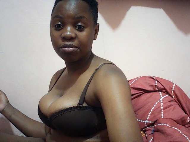 Hornysylvia live cam on BongaCams