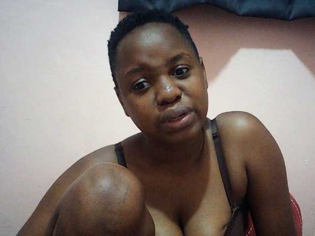 Hornysylvia, live now on BongaCams