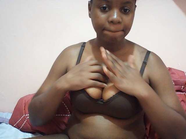 Hornysylvia live cam on BongaCams