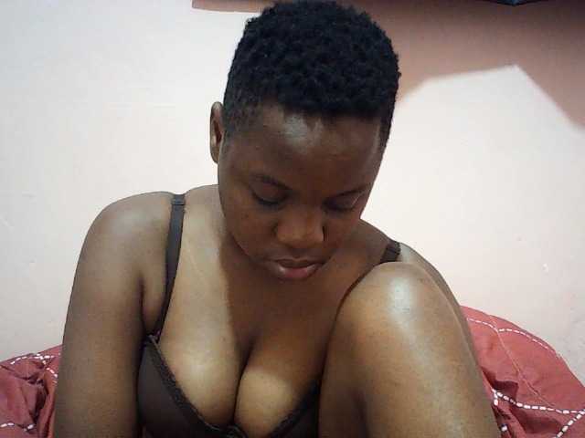 Hornysylvia, live now on BongaCams