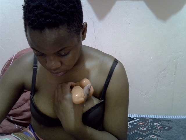 Hornysylvia live cam on BongaCams