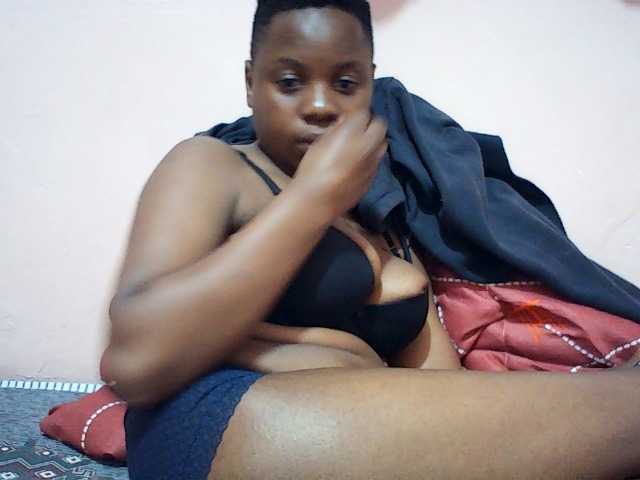 Hornysylvia live cam on BongaCams