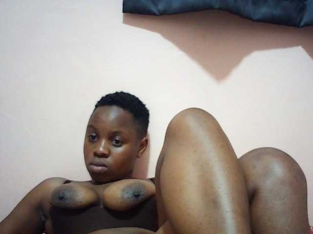 Hornysylvia live cam on BongaCams