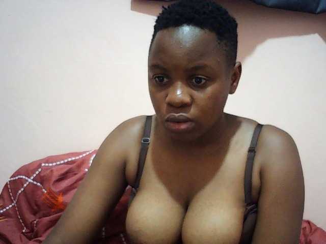 Hornysylvia live cam on BongaCams