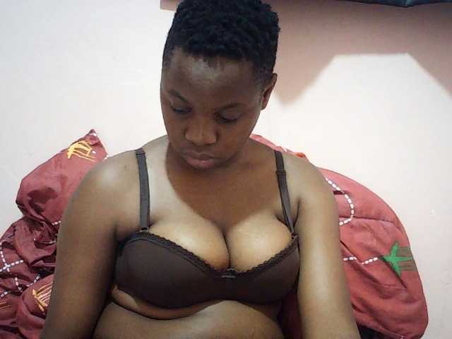 Hornysylvia, live now on BongaCams