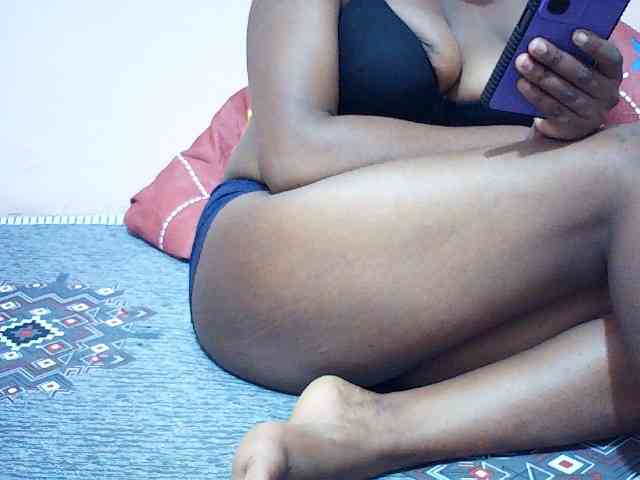 Hornysylvia webcam