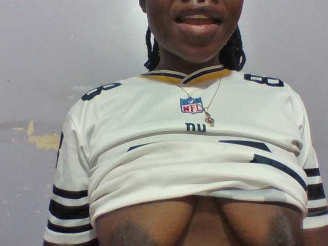 Sweet-for-daddie, live now on BongaCams