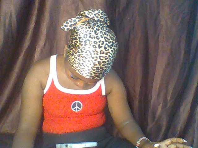Afrikashee live cam on BongaCams