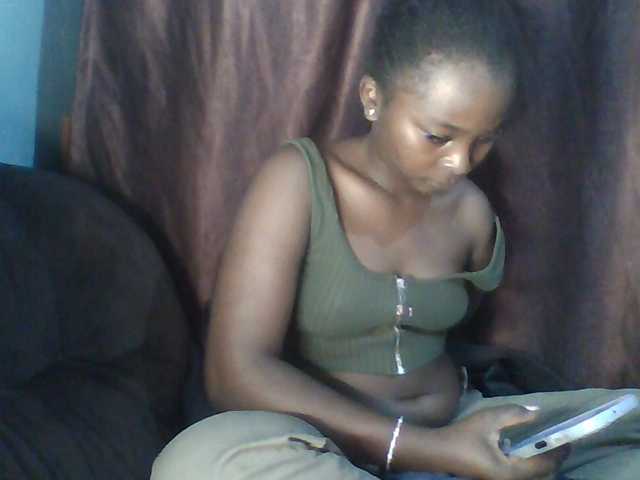 Afrikashee live cam on BongaCams