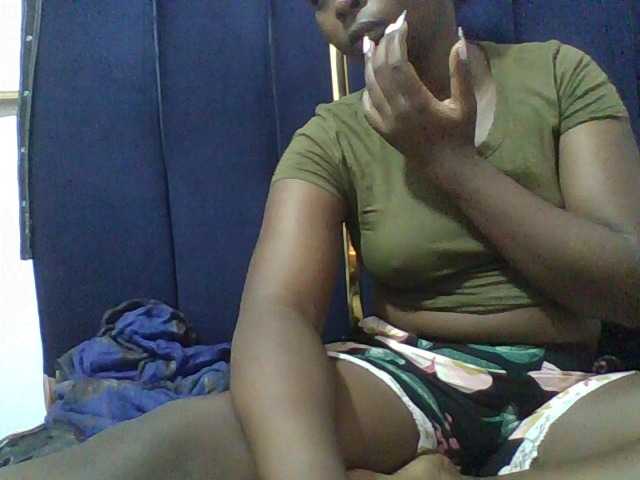 Afrikashee live cam on BongaCams