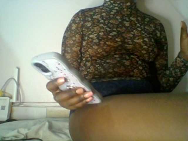 Afrikashee live cam on BongaCams