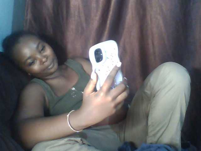 Afrikashee live cam on BongaCams