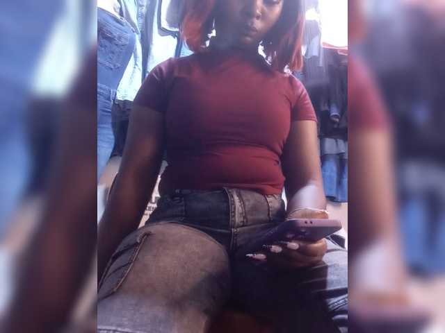 Afrikashee live cam on BongaCams