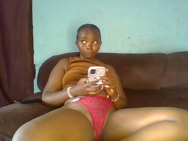 Afrikashee live cam on BongaCams