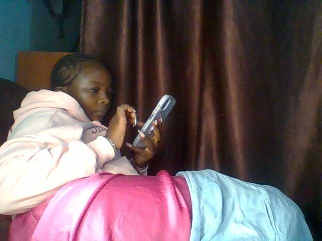 Afrikashee live cam on BongaCams