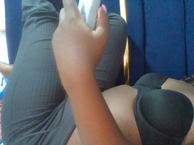 Afrikashee live cam on BongaCams