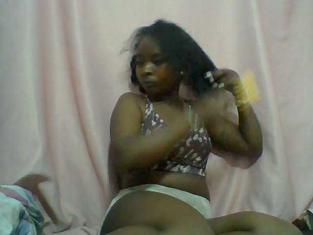 Afrikashee live cam on BongaCams