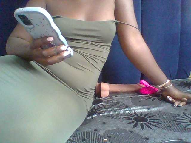 Afrikashee live cam on BongaCams