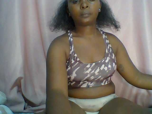 Afrikashee live cam on BongaCams