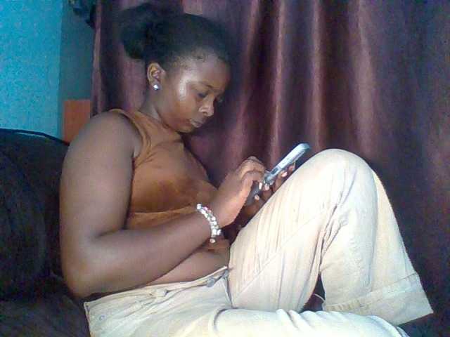 Afrikashee live cam on BongaCams