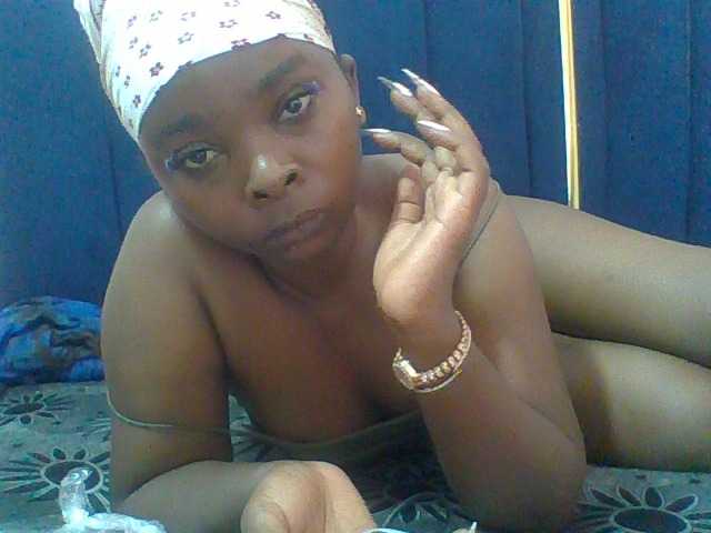 Afrikashee live cam on BongaCams