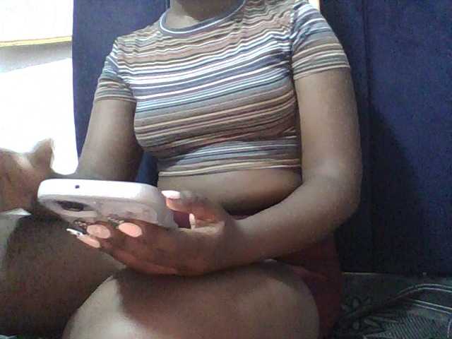 Afrikashee live cam on BongaCams