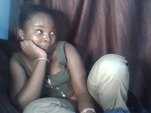 Afrikashee live cam on BongaCams