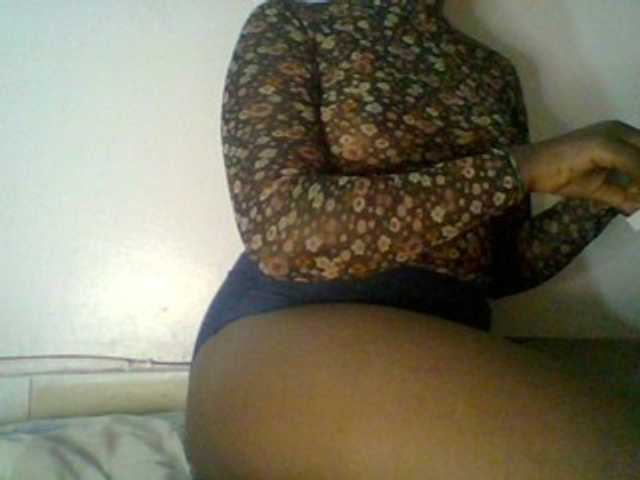 Afrikashee live cam on BongaCams
