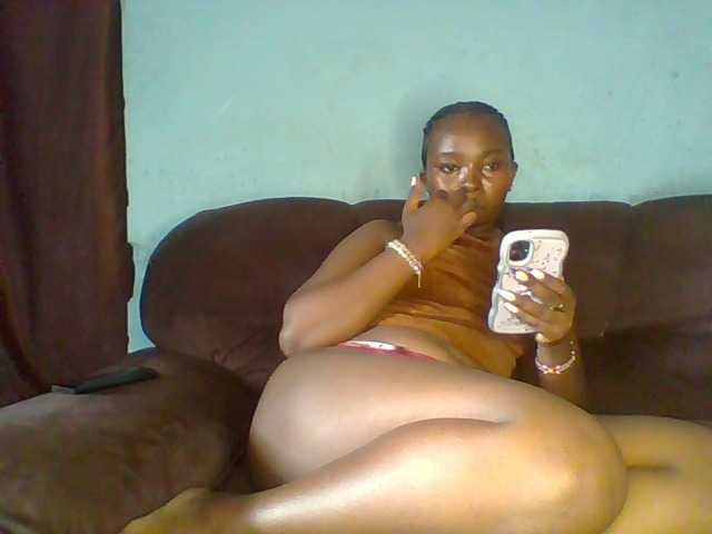 Afrikashee live cam on BongaCams