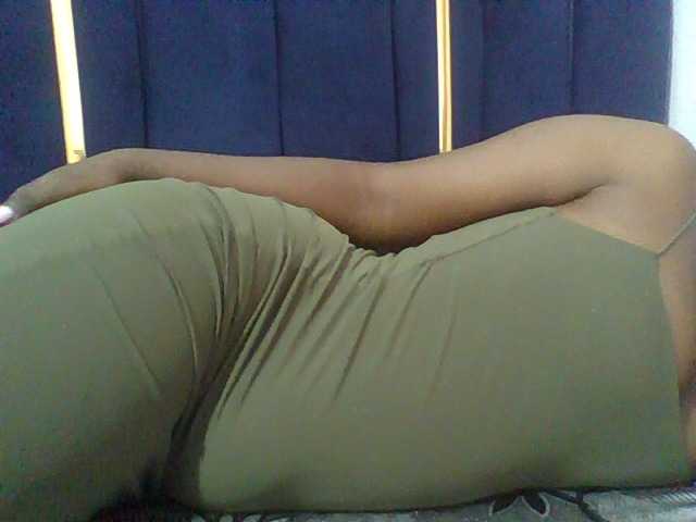 Afrikashee live cam on BongaCams