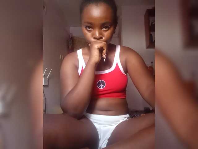 Afrikashee live cam on BongaCams