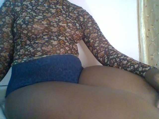 Afrikashee live cam on BongaCams