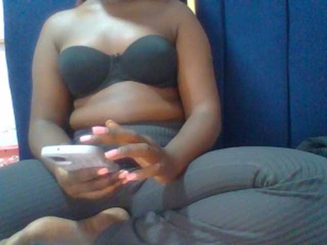 Afrikashee live cam preview