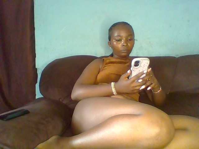 Afrikashee live cam on BongaCams