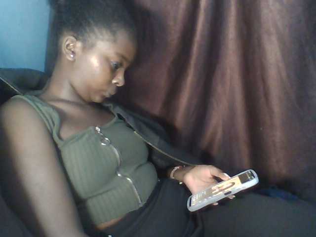 Afrikashee live cam on BongaCams