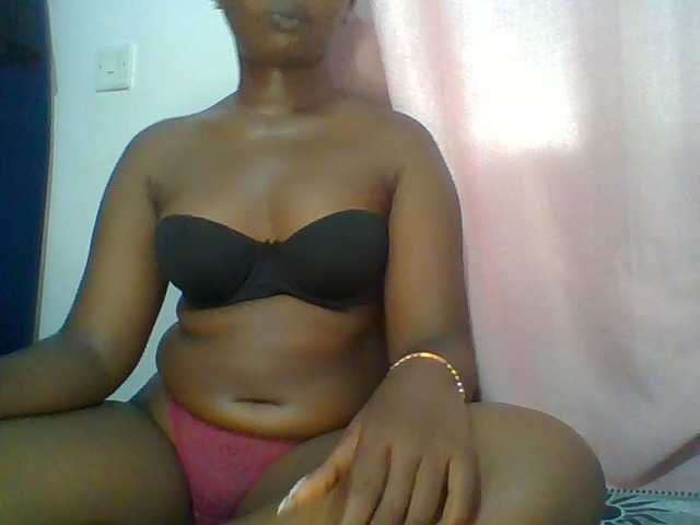 Afrikashee live cam on BongaCams