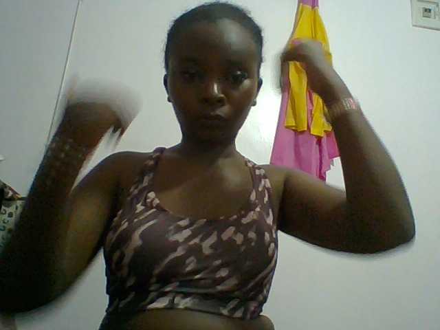 Afrikashee live cam on BongaCams