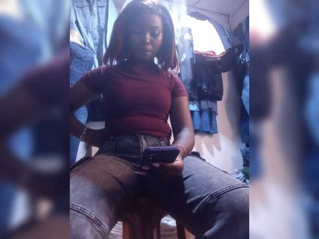 Afrikashee live cam on BongaCams