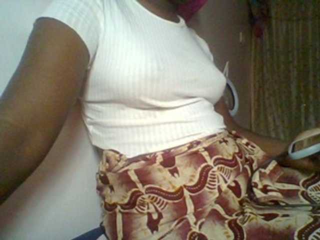 Afrikashee live cam on BongaCams