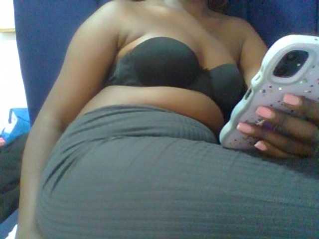 Afrikashee live cam on BongaCams