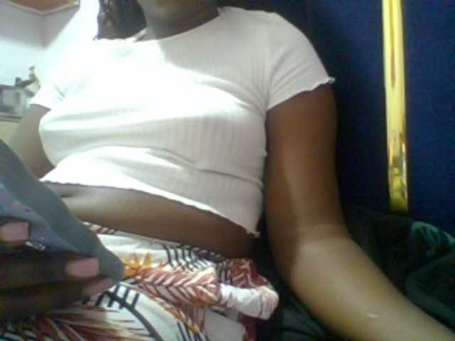 Afrikashee live cam on BongaCams