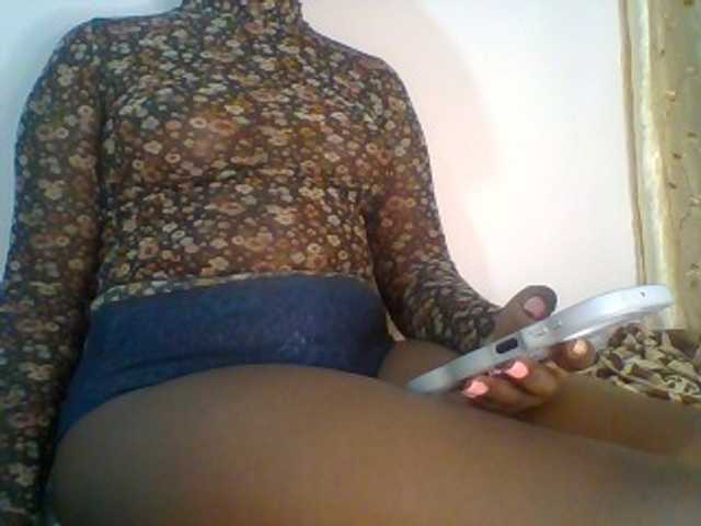 Afrikashee live cam on BongaCams