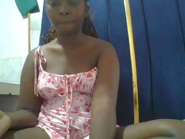 Afrikashee live cam on BongaCams