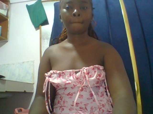 Afrikashee live cam on BongaCams
