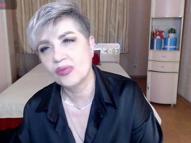 sexy-milffa live cam preview